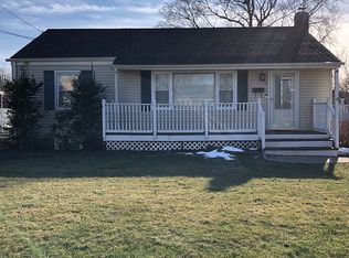 46 Terry Rd, Patchogue, NY 11772