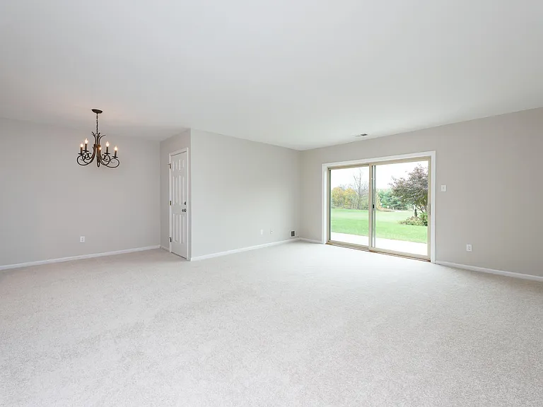 125 Conway Ct — Photo 11