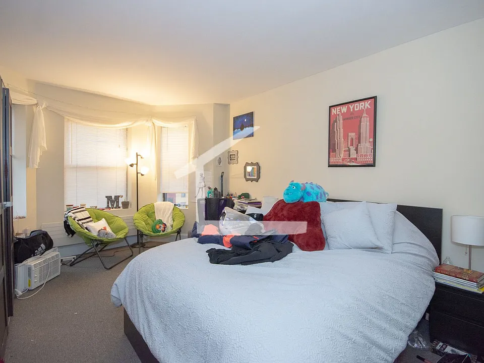 825 Beacon St #4B