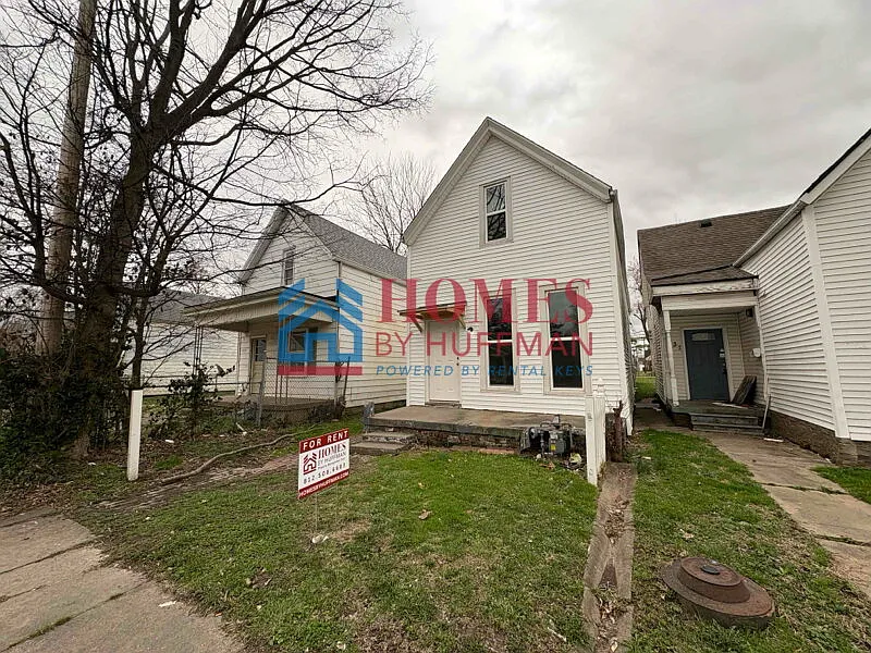 633 E Maryland St photo 1