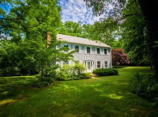 17 Deacons Ln, Bourne, MA 02532
