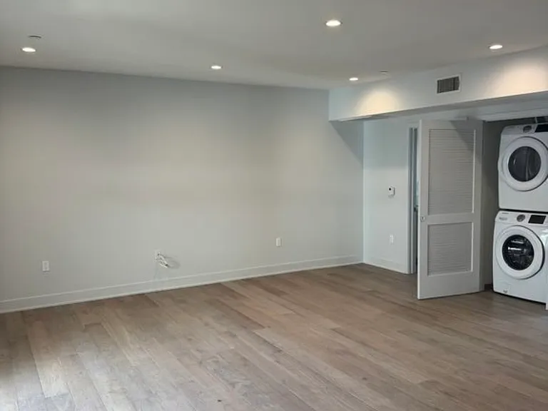 137 S Wilson Ave #305 — Photo 11