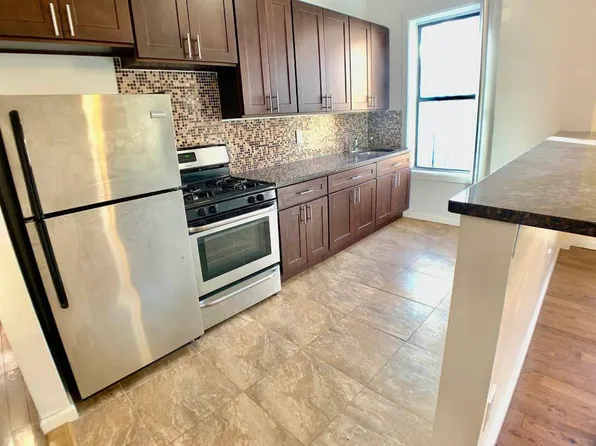 70 Post Avenue image 1 of 4