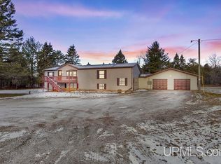 9060 266th Rd, Rapid River, MI 49878