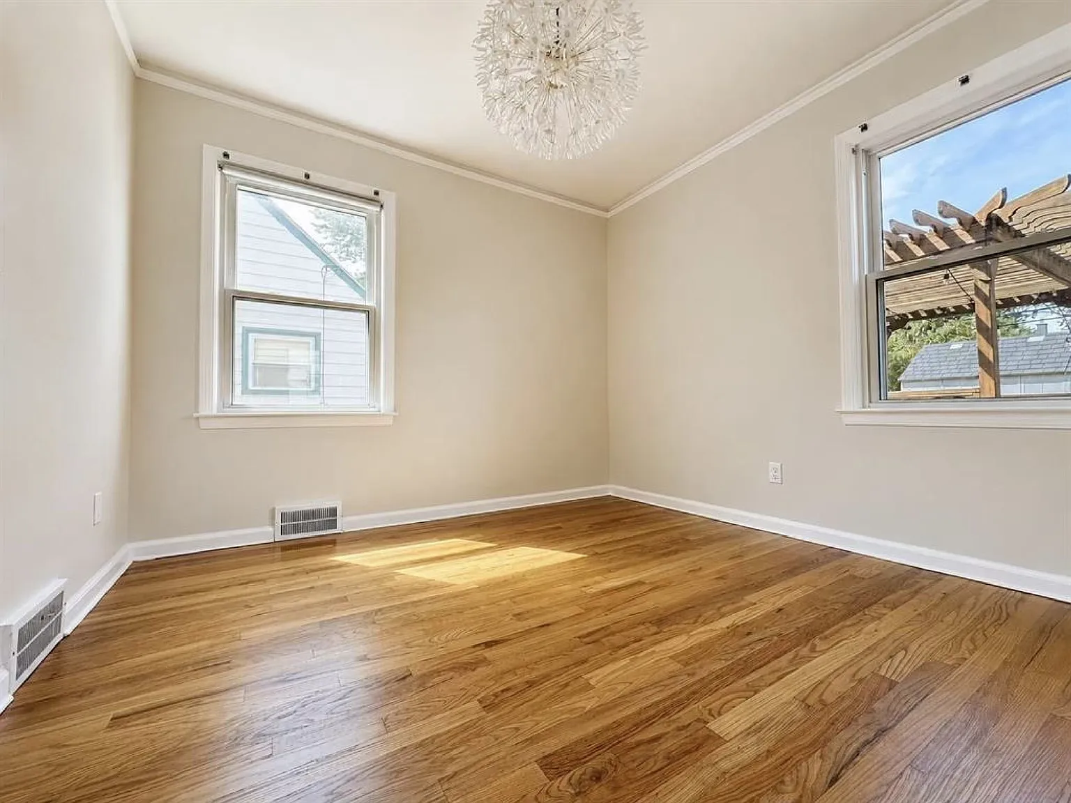3 bed, 1091 sqft, $1,800 — Photo 4
