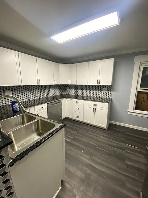 220 Bassett St — Photo 4