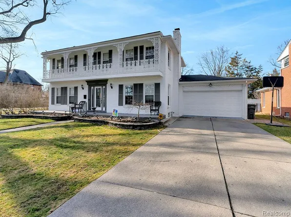 1821 Golfview Dr, Dearborn, MI 48128