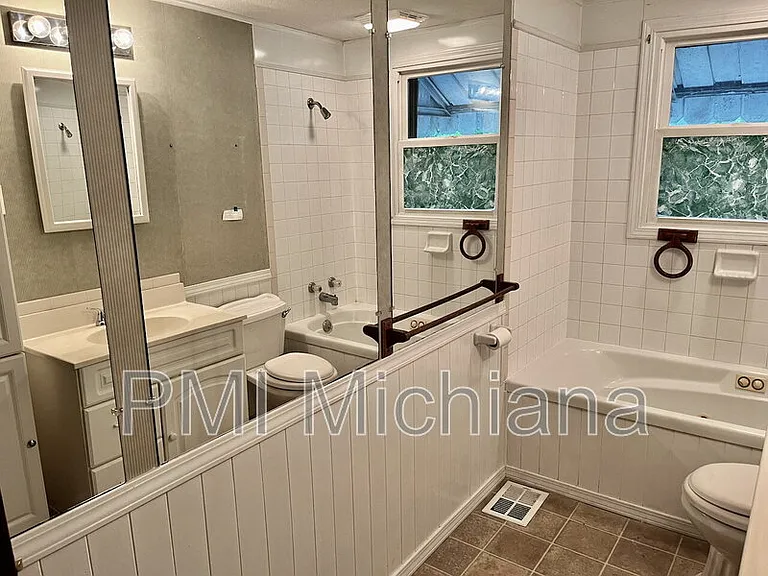 2405 Woodmont Dr — Photo 15