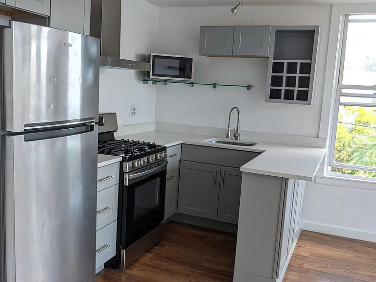 87 Chestnut Ave #2 — Photo 4