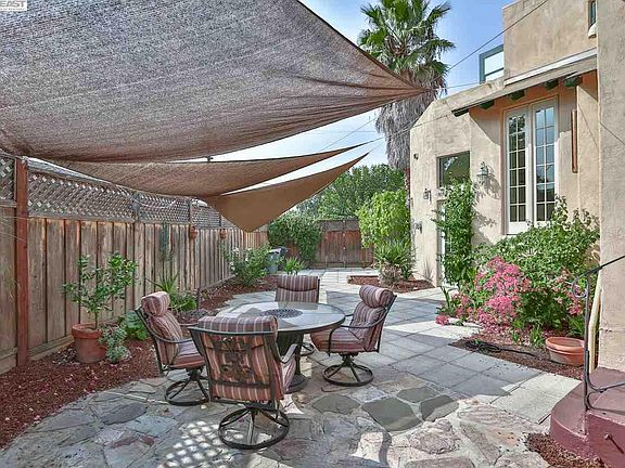 4th image of 4156 Vineyard Ave