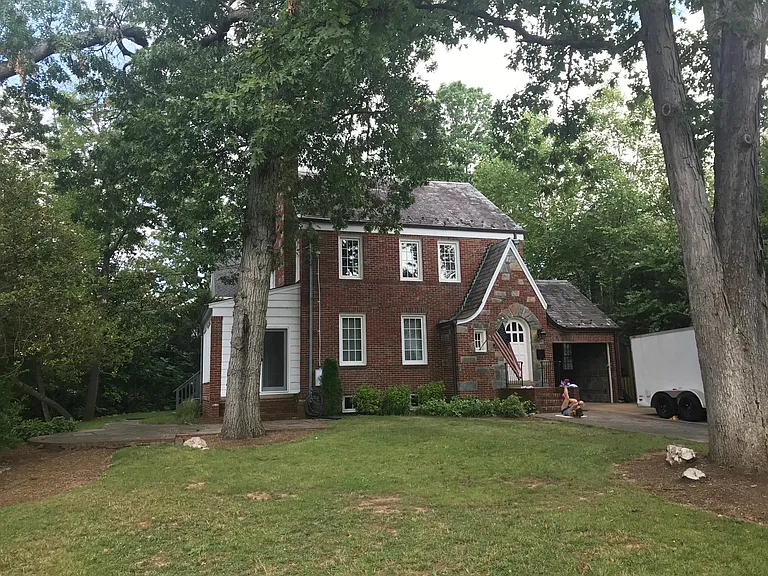 218 N Irving St — Photo 19