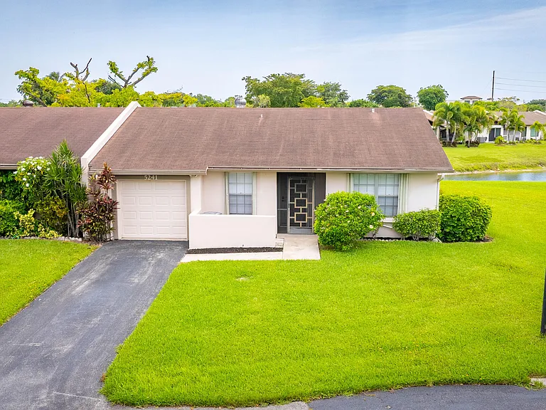 5241 Breadfruit Cir — Photo 2