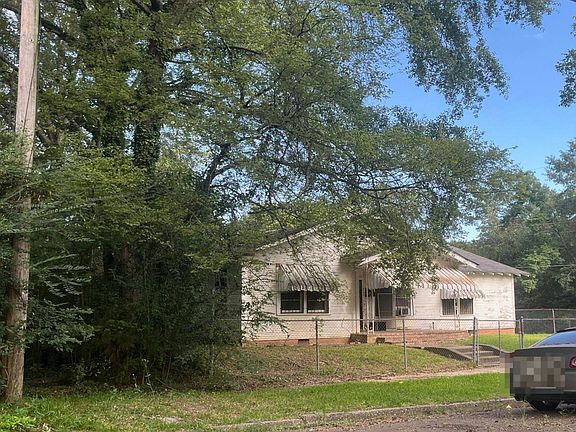 3rd image of 247 Clairmont St