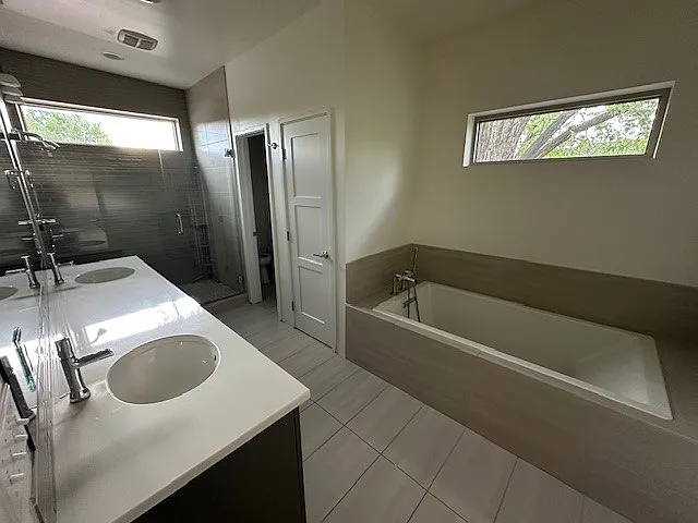 2437 S Williams St — Photo 12