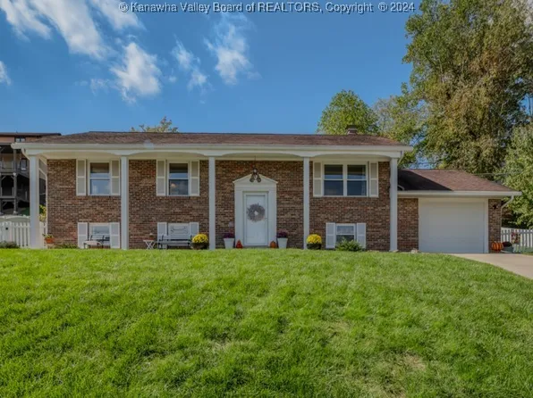 135 Ruthlawn Dr, South Charleston, WV 25309