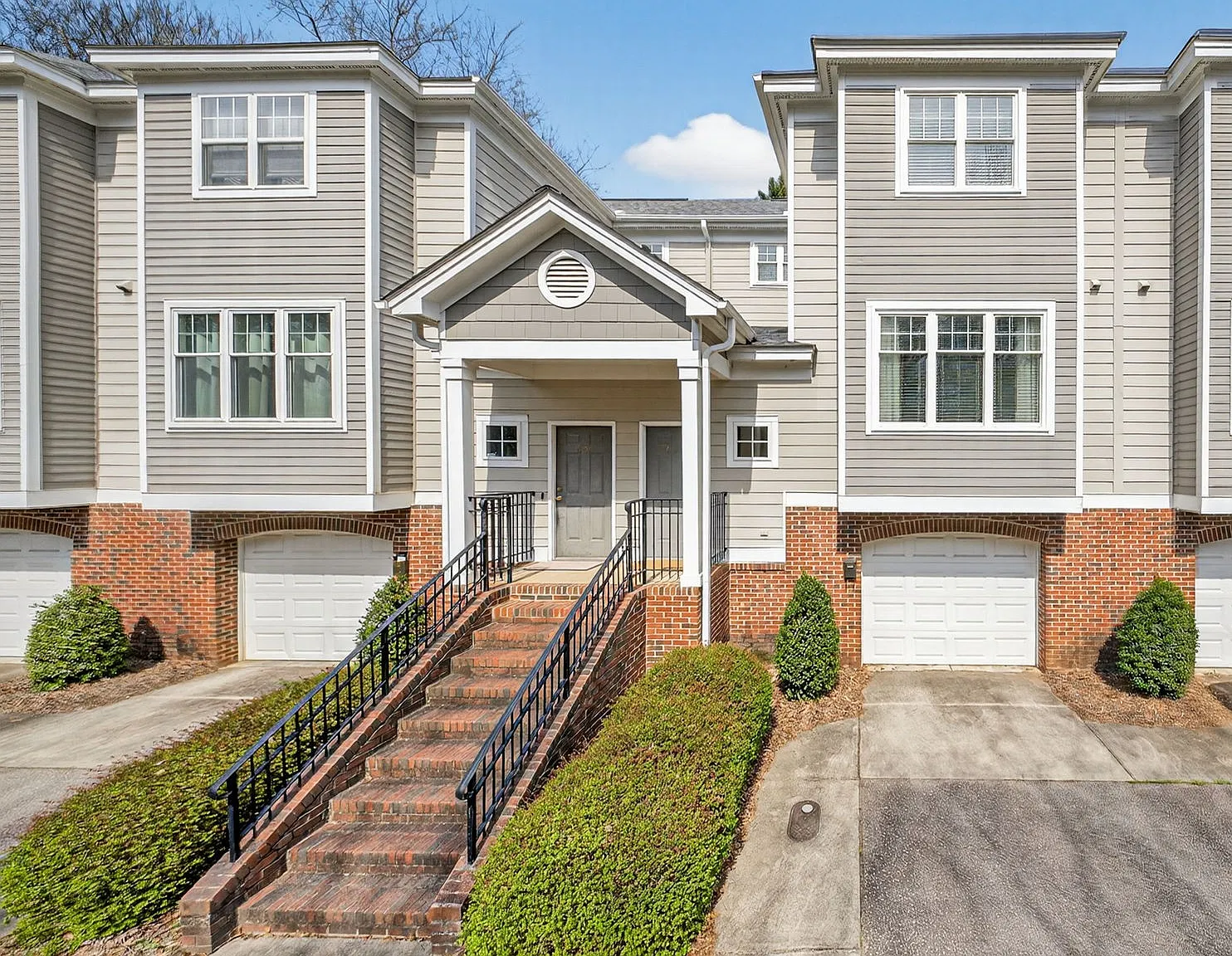 604 Scales Towne Ct — Photo 1