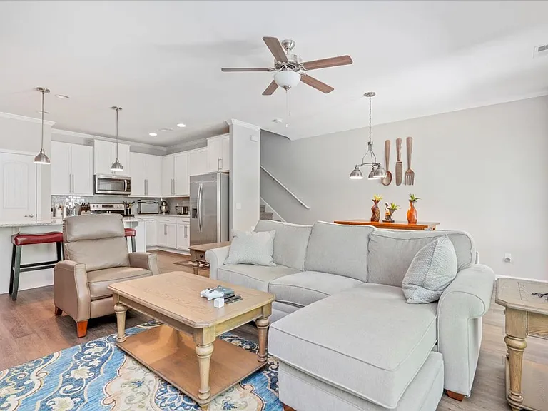 329 Sonoma Dr — Photo 3