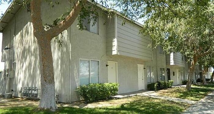 1st image of 2909 S Chester Ave APT 15