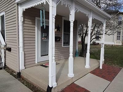 2nd image of 52 E Columbus St