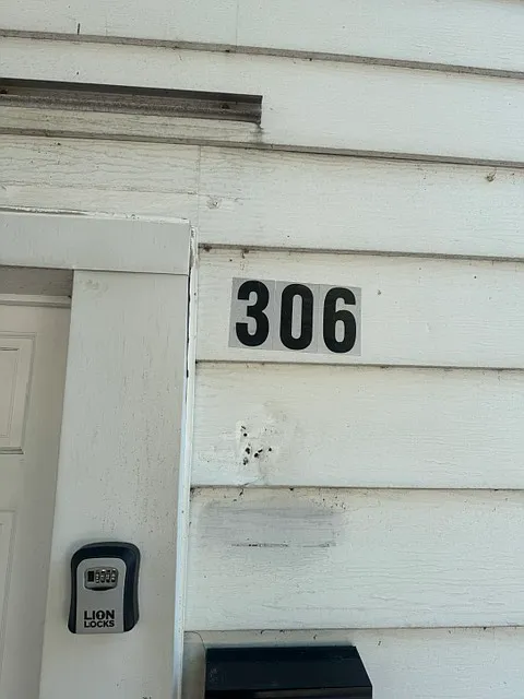 306 Walnut St