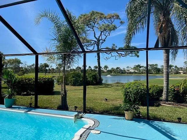 3 bed, 2.0 bath, 1640 sqft, $5,200 — Photo 4