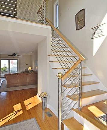 4th image of 42 Langworthy Ave
