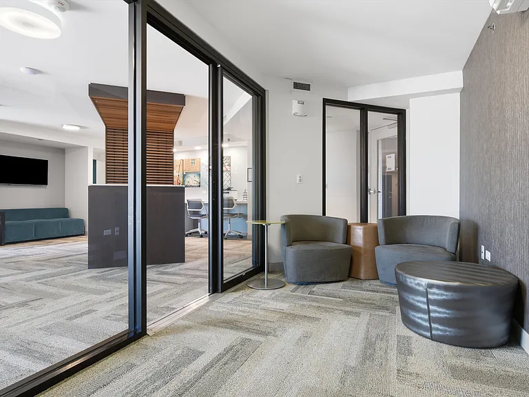 Evanston Place — Photo 24