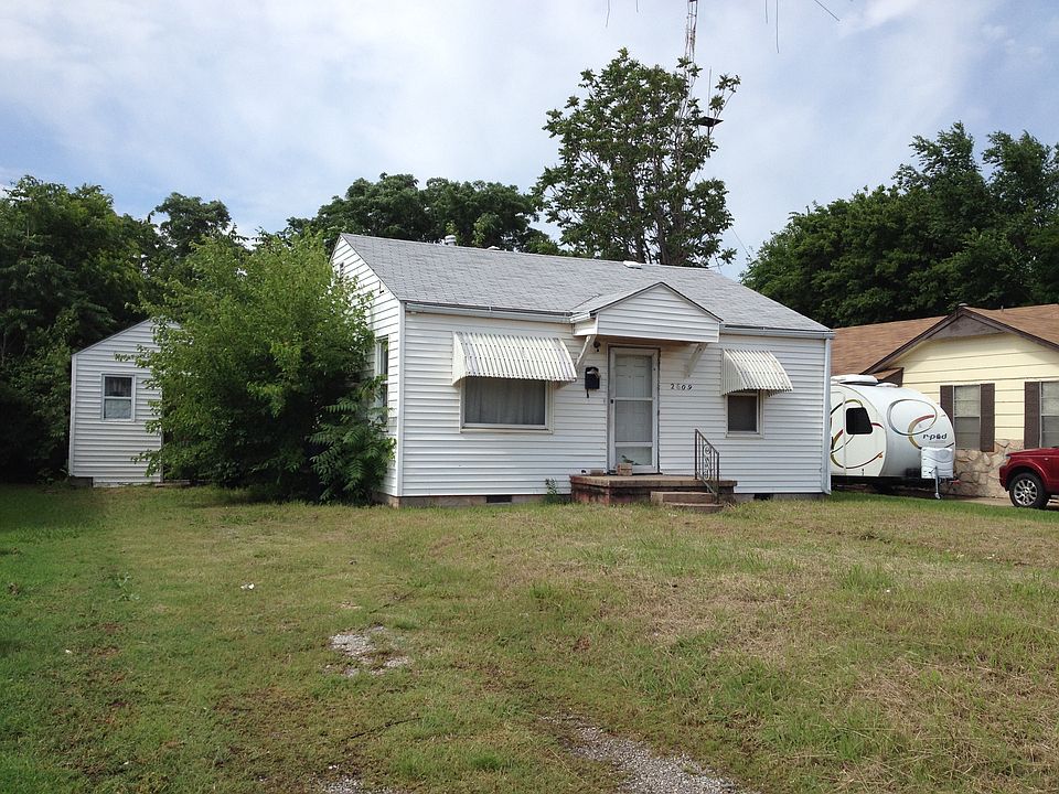 1st image of 2609 NE 21st St