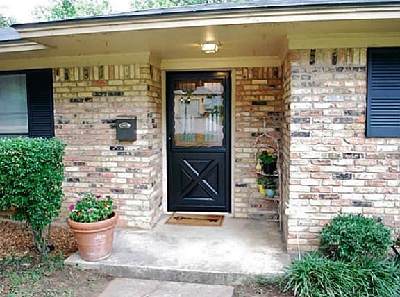 2nd image of 2433 Kayewood Dr