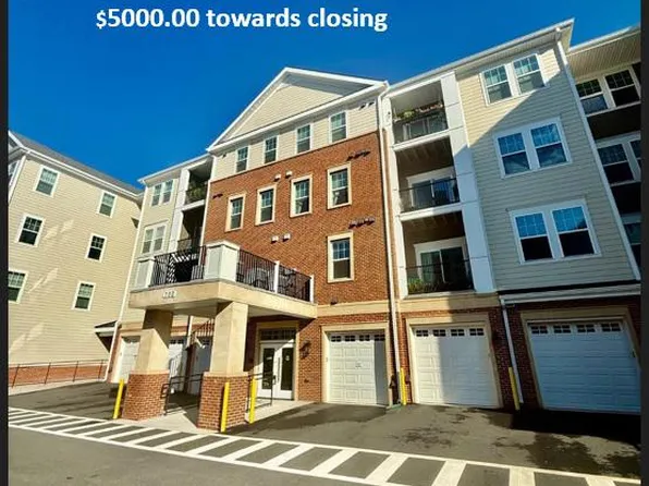 700 Mount Airy Ter NE #202, Leesburg, VA 20176