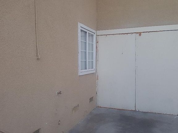 Parking Space & Garage