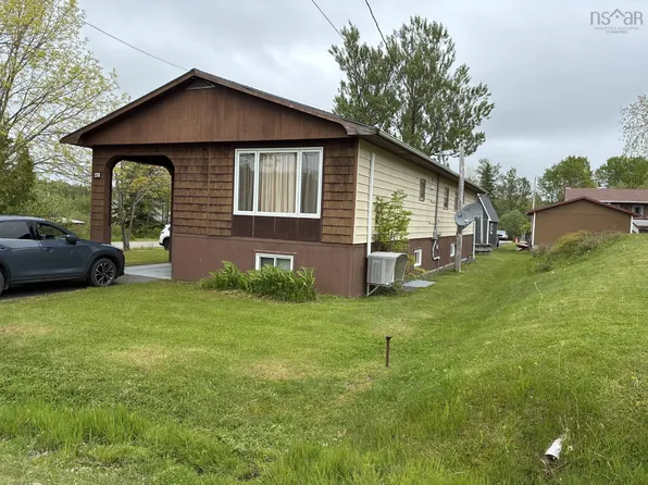 178 Twining St, Victoria, NS B0E 1B0