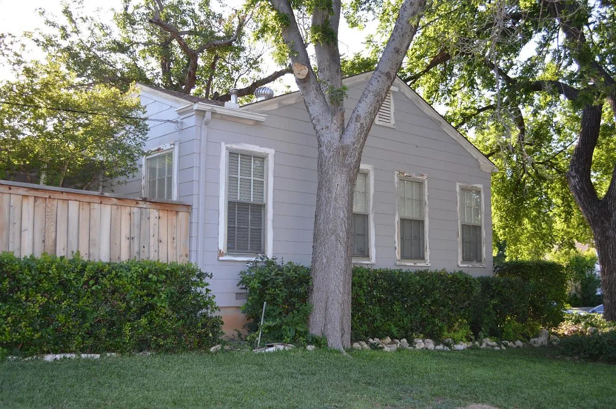3 bed, 1090 sqft, $1,850 — Photo 3