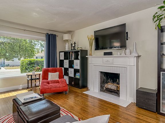 3rd image of 4109 Kentwood Ct