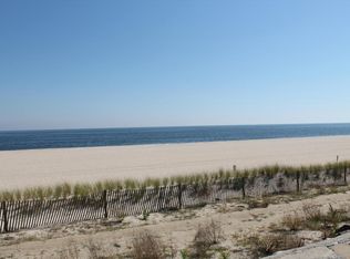 21 Sandpiper Ln, Sea Bright, NJ 07760