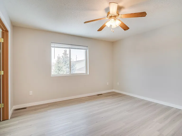 805 Angel Ct — Photo 47