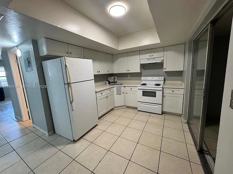 5440 SW 38th Ct #0 — Photo 3