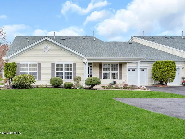 65 Golden Willows Avenue, Lakewood, NJ 08701