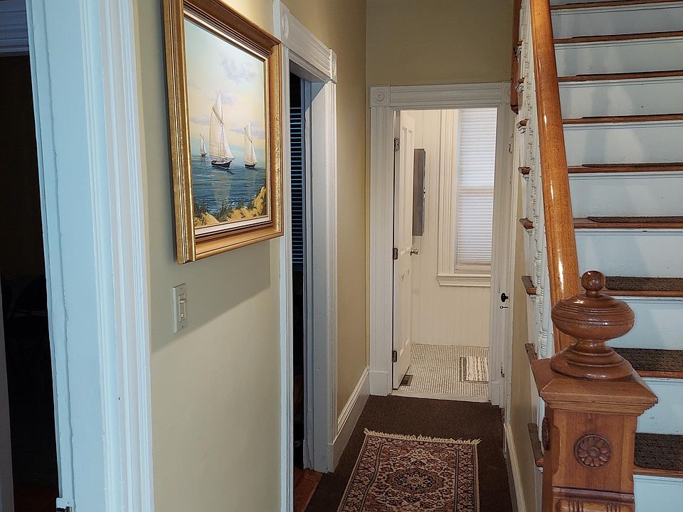Front entrance pic#2