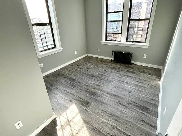 11-38 McBride St #4 — Photo 4