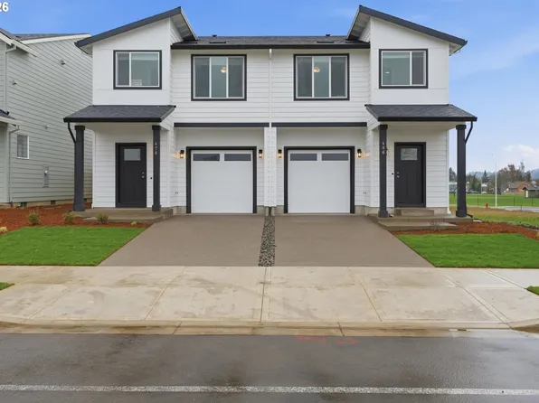 486 E Wilson St, Carlton, OR 97111