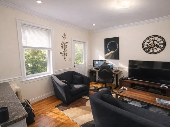 4 Park Vale Ave, Allston, MA