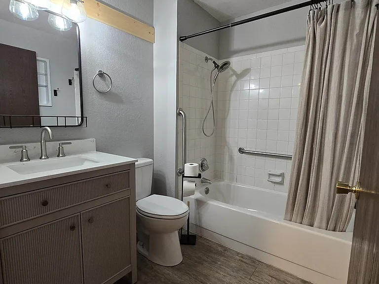 1140 Walnut Ave #8 — Photo 15