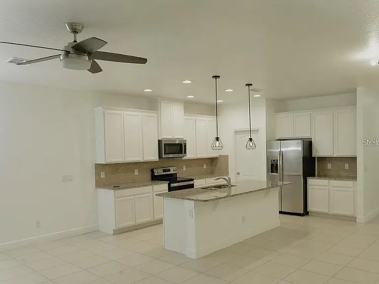 81 Mayo Ct — Photo 6