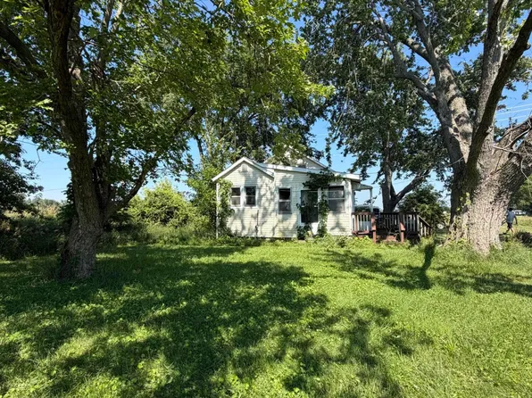 18268 Three Oaks Rd, Three Oaks, MI 49128