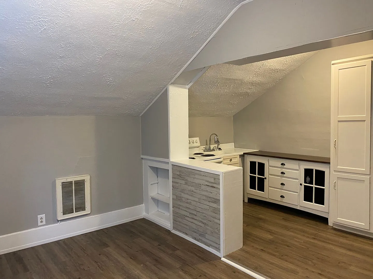 443 Greenwood Ave — Photo 1