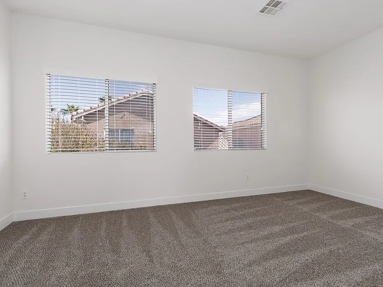 886 Park Walk Ave — Photo 14