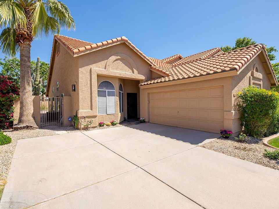 Front of home Side Entry Garage