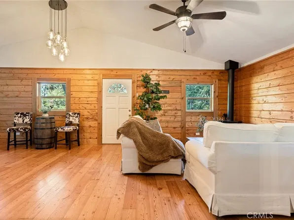 24839 Felsen Dr, Crestline, CA 92325