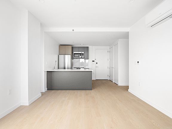 4th image of 1499 Bedford Ave #5M